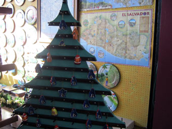 souvenir shop in Comalapa airport