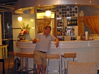 Louis' Tavern Dayroom & CIP Lounge at Suvarnabhumi International Airport