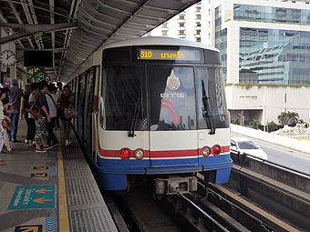 BTS Saphan Taksin Station