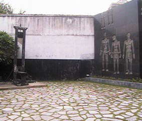 Hoa Lo Prison