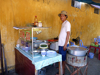 chicken rice (com ga) vender in Hoi An