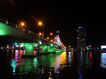 Da Nang at night