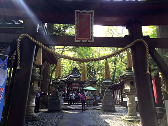 新屋山神社