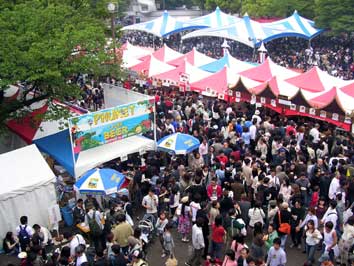 代々木公園に集まった大群衆